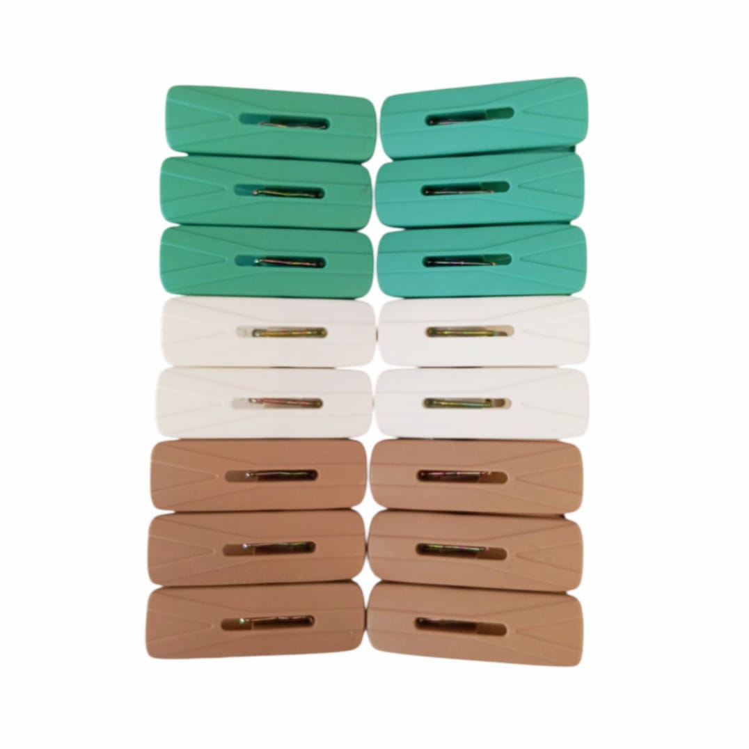 Cloth Clips 16 Pcs - Green,White & Brown